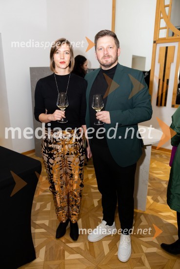  Teja Roglič, odnosi z javnostmi LJFW;  ... Asko odprl svoj prvi showroom v Sloveniji z modnim oblikovalcem Maticem Velerjem