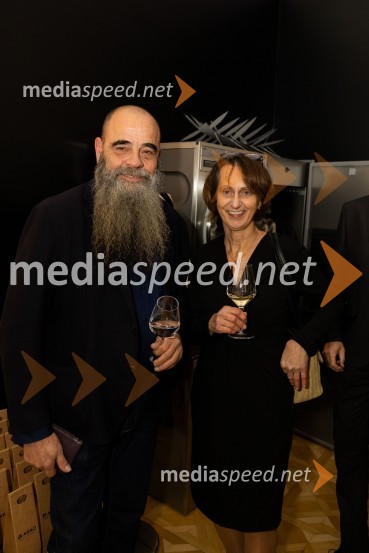  Katja Kabaj, Vinska klet Kobaj;  Katja Kabaj, Vinska klet KobajAsko odprl svoj prvi showroom v Sloveniji z modnim oblikovalcem Maticem Velerjem