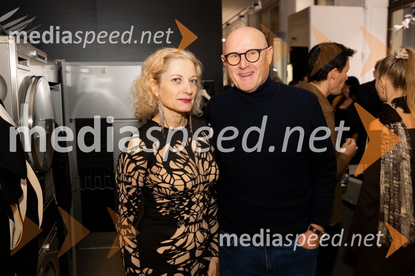  Hermina Kovačič, strokovnjakinja za komuniciranje;  ... Asko odprl svoj prvi showroom v Sloveniji z modnim oblikovalcem Maticem Velerjem