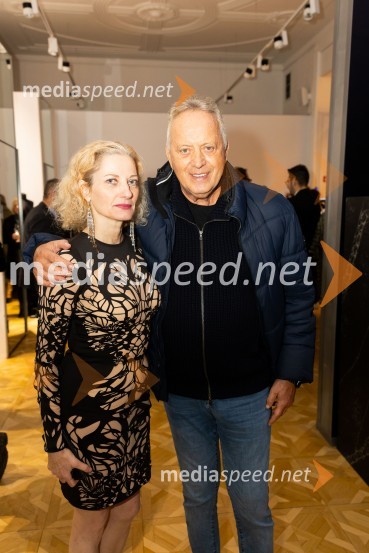  Hermina Kovačič, strokovnjakinja za komuniciranje;  Zmago Sagadin, košarkarski trenerAsko odprl svoj prvi showroom v Sloveniji z modnim oblikovalcem Maticem Velerjem