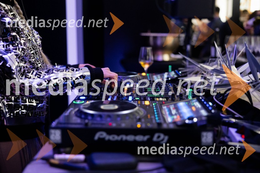 Asko odprl svoj prvi showroom v Sloveniji z modnim oblikovalcem Maticem Velerjem