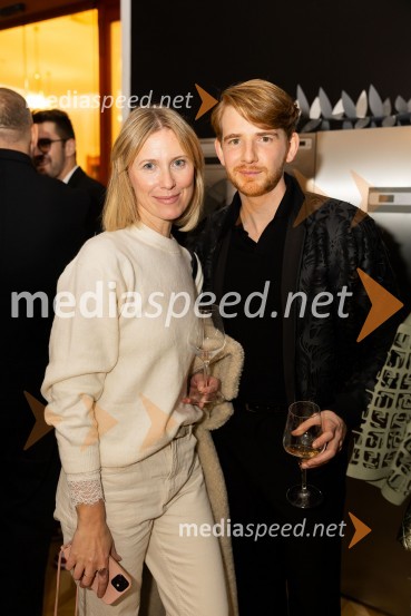  Alenka Birk, stilistka;  Matic Veler, modni oblikovalecAsko odprl svoj prvi showroom v Sloveniji z modnim oblikovalcem Maticem Velerjem