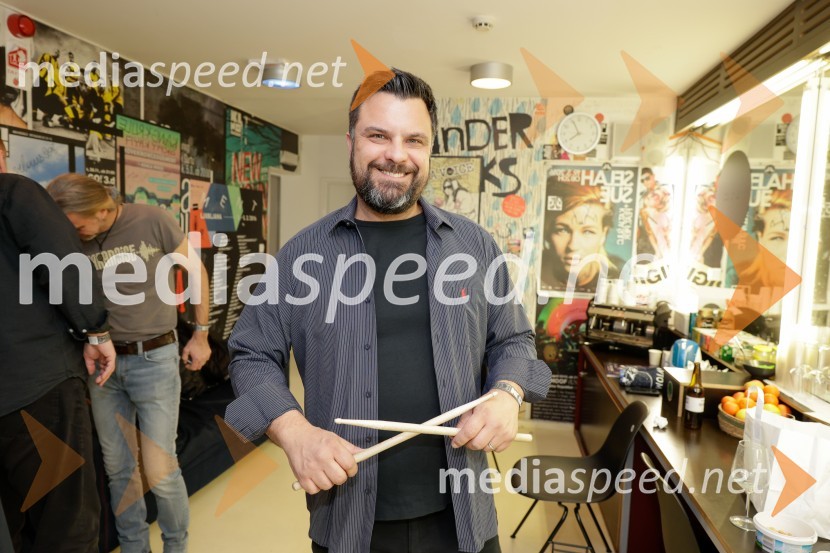  David Morgan, bobnar, skupina AvtomobiliAvtomobili, koncert ob izidu novega albuma Potujemo