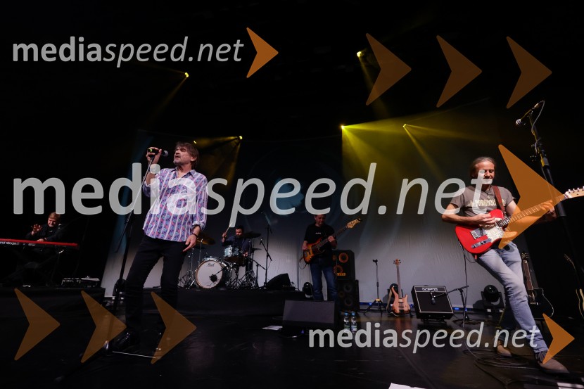  Marko Vuksanovič, pevec, skupina Avtomobili;  Boštjan Andrejc – Bushy , kitara, skupina AvtomobiliAvtomobili, koncert ob izidu novega albuma Potujemo