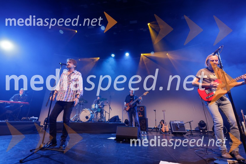  Boštjan Andrejc – Bushy , kitara, skupina Avtomobili;  Marko Vuksanovič, pevec, skupina AvtomobiliAvtomobili, koncert ob izidu novega albuma Potujemo