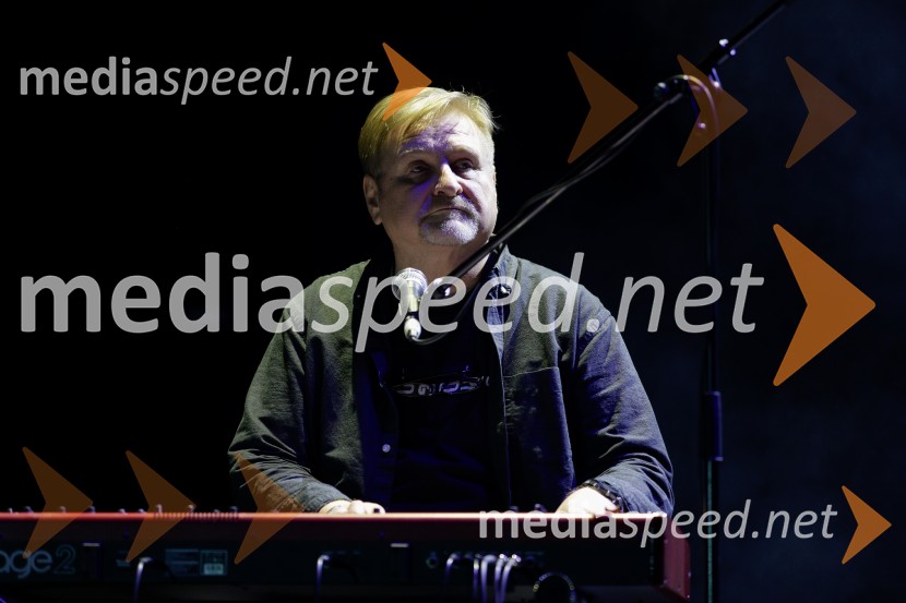  Mirko Vuksanovič, klaviature, vokal, skupina AvromobiliAvtomobili, koncert ob izidu novega albuma Potujemo