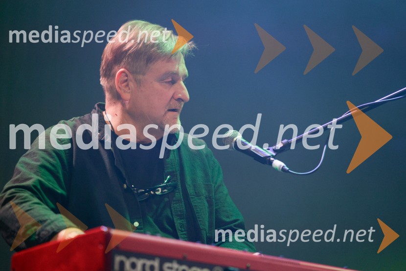  Mirko Vuksanovič, klaviature, vokal, skupina AvromobiliAvtomobili, koncert ob izidu novega albuma Potujemo