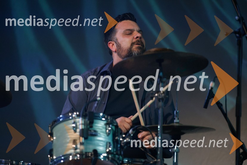  David Morgan, bobnar, skupina AvtomobiliAvtomobili, koncert ob izidu novega albuma Potujemo