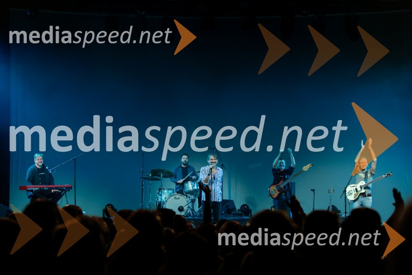 Avtomobili, koncert ob izidu novega albuma Potujemo