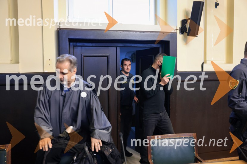  Izidor Rojs, okrožni državni tožilec;  Kristijan KamenikKristijan Kamenik na mariborskem okrožnem sodišču