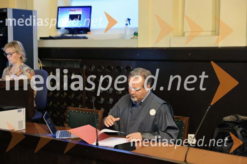  Izidor Rojs, okrožni državni tožilecKristijan Kamenik na mariborskem okrožnem sodišču