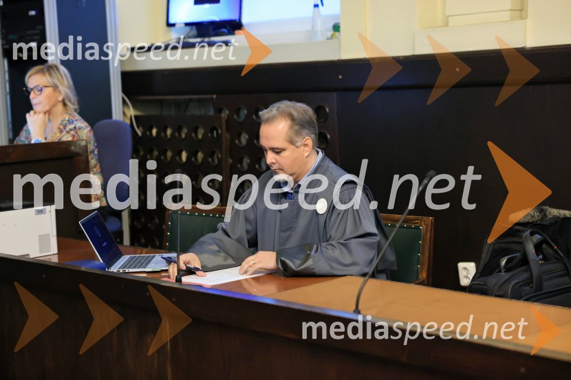  Izidor Rojs, okrožni državni tožilecKristijan Kamenik na mariborskem okrožnem sodišču