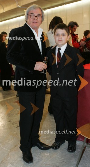 Lado Leskovar, pevec s sinom MartinomViktorji 2005