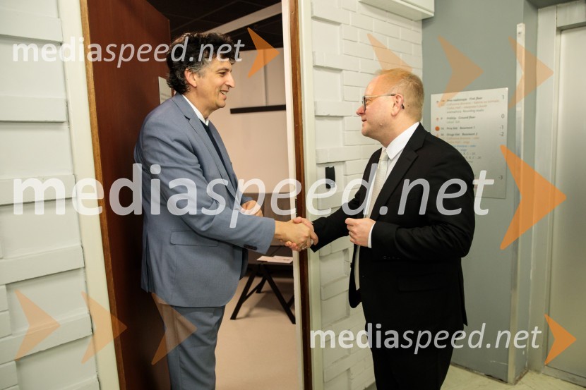  Michael Sanderling, dirigent; mag. Aleš Drenik, vodja programa resne glasbe, opere in balet, Cankarjev domLuzernski simfonični orkester v Cankarjevem domu