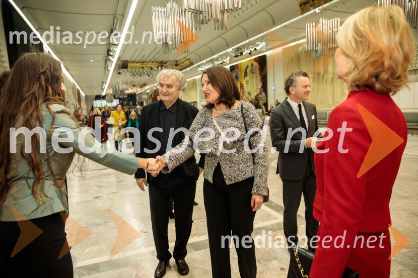  ... ; mag. Breda Pečovnik, direktorica kongresno komercialne dejavnosti Cankarjev domLuzernski simfonični orkester v Cankarjevem domu