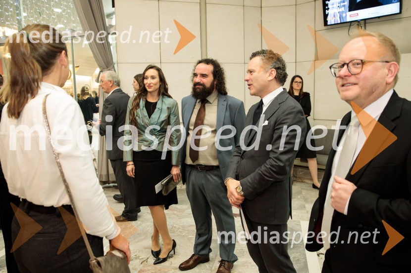  Gaja Višnar, igralka;   Jure Novak, generalni direktor, Cankarjev dom;  Numa Bischof, executive director, Lucerne Symphony Orchestra; mag. Aleš Drenik, vodja programa resne glasbe, opere in balet, Cankarjev domLuzernski simfonični orkester v Cankarjevem domu