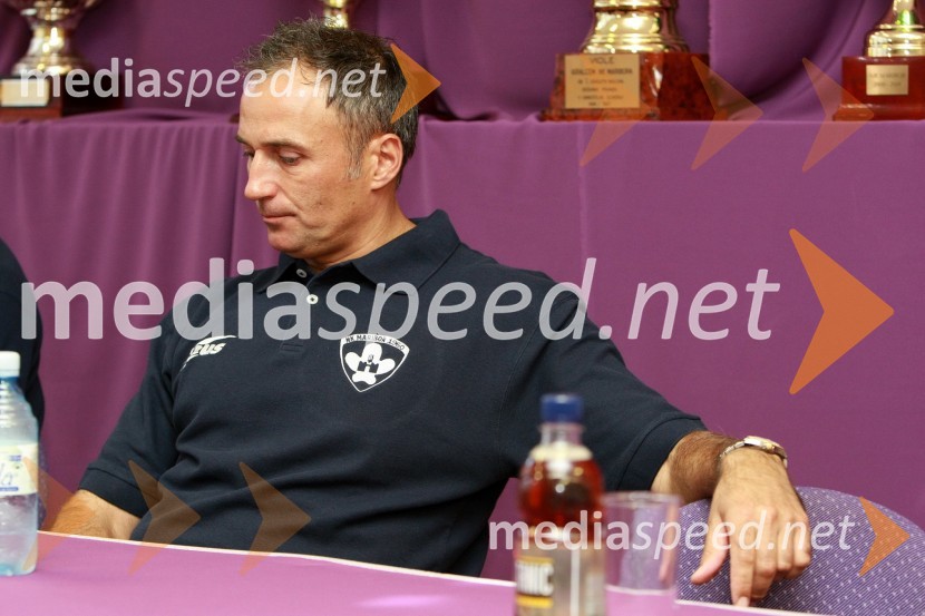 Darko Milanič, trener NK MariborNovinarska konferenca NK Maribor pred povratno tekmo drugega kroga kvalifikacij za ligo prvakov Maribor – WIT in predstavitev tretjega novinca v vijoličastem Janeza Aljančiča