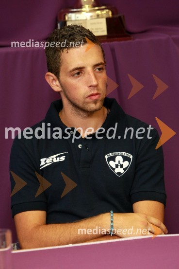 Dejan Jurkič, nogometaš NK MariborNovinarska konferenca NK Maribor pred povratno tekmo drugega kroga kvalifikacij za ligo prvakov Maribor – WIT in predstavitev tretjega novinca v vijoličastem Janeza Aljančiča