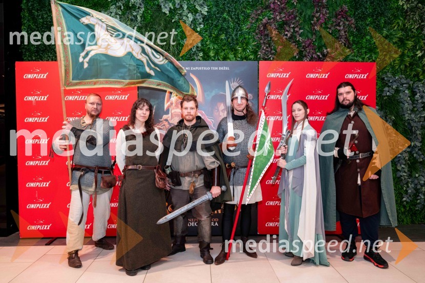  Domen Kodrič;  Lučka Vreček;  Jurij K. Koya;  Blaž Berlec, ustanovitelj društva, Slovensko Tolkienovo društvo Gil-galad;  Klara Čotar, Black Tea Cosplay;  David GlavičGospodar prstanov: vojna Rohirrimov, premiera v Cineplexx Ljubljana