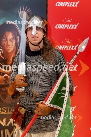  Blaž Berlec, ustanovitelj društva, Slovensko Tolkienovo društvo Gil-galadGospodar prstanov: vojna Rohirrimov, premiera v Cineplexx Ljubljana