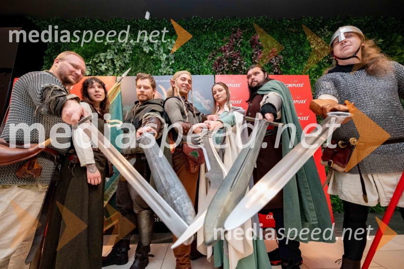  Domen Kodrič;  Lučka Vreček;  Jurij K. Koya;  Matic  Gaiser, cosplayer, costumer;  Klara Čotar, Black Tea Cosplay;  David Glavič;  Blaž Berlec, ustanovitelj društva, Slovensko Tolkienovo društvo Gil-galadGospodar prstanov: vojna Rohirrimov, premiera v Cineplexx Ljubljana