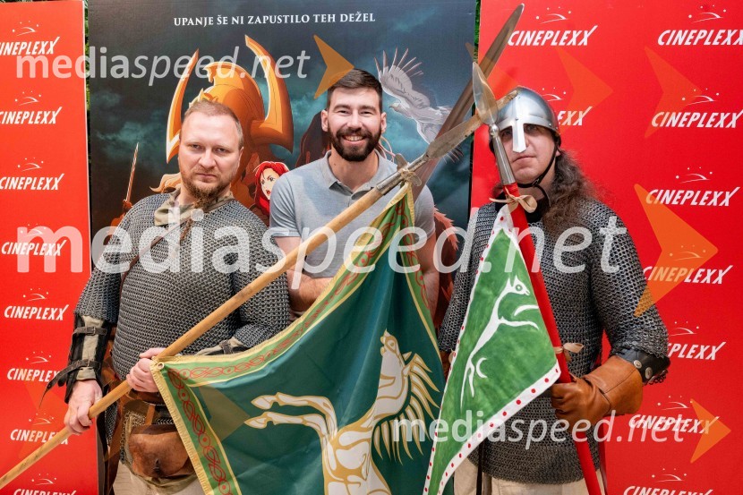  Domen Kodrič;  ... ;  Blaž Berlec, ustanovitelj društva, Slovensko Tolkienovo društvo Gil-galadGospodar prstanov: vojna Rohirrimov, premiera v Cineplexx Ljubljana