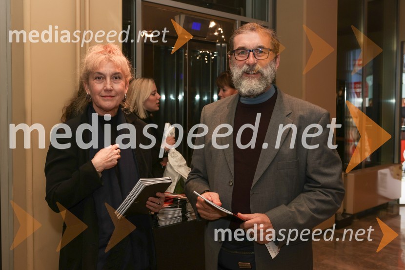  Barbara Hieng Samobor, direktorica in umetniška vodja MGL; dr. Petar PapugaEX, premiera drame v MGL