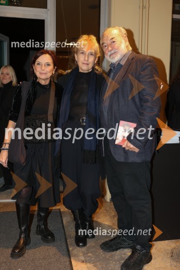  Darja Hlavka Godina, glasbena oblikovalka;  Barbara Hieng Samobor, direktorica in umetniška vodja MGL;  Karpo Godina, režiserEX, premiera drame v MGL