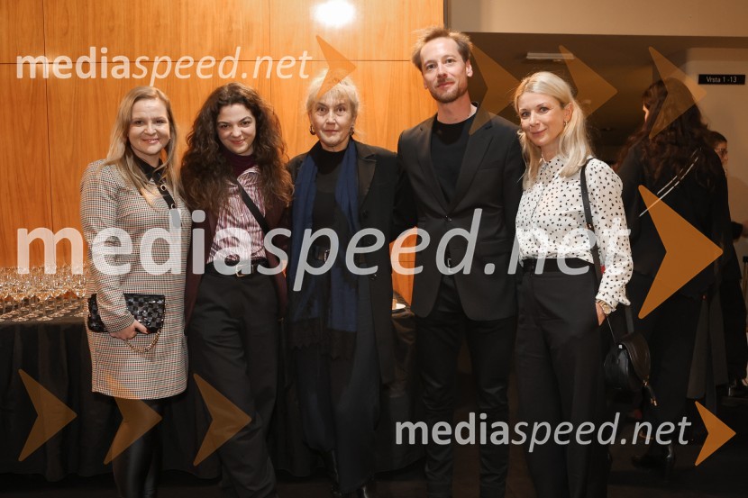  Monika  Jecl;  Diana  Kolenc, igralka;  Barbara Hieng Samobor, direktorica in umetniška vodja MGL; dr. Ignac Fock, hispanist, prevajalec;  Tjaša  Železnik, igralkaEX, premiera drame v MGL