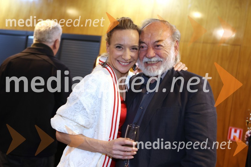  Mojca Funkl, igralka;  Karpo Godina, režiserEX, premiera drame v MGL