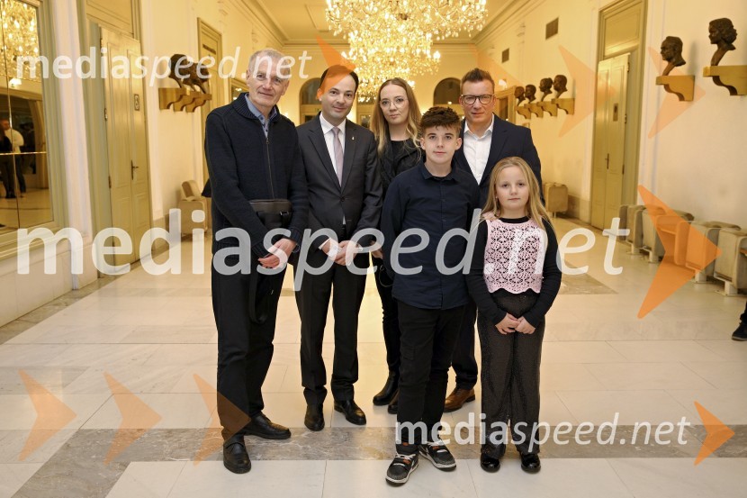 Hrestač, jubilejna stota izvedba, SNG Maribor