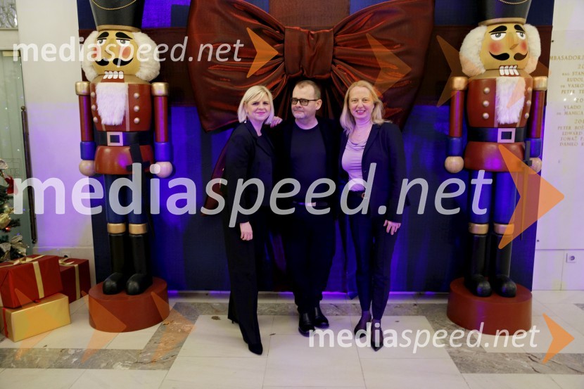  Darja Čižek, marketing, SNG Maribor;  Alan Kavčič, predstavnik za odnose z javnostmi SNG Maribor;  Jasmina Leskovar, SNG MariborHrestač, jubilejna stota izvedba, SNG Maribor