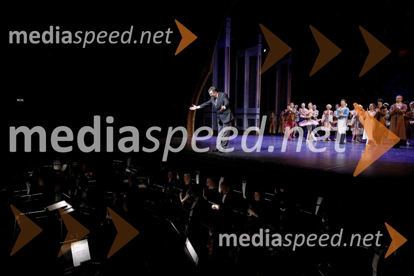  Simon Robinson, dirigentHrestač, jubilejna stota izvedba, SNG Maribor