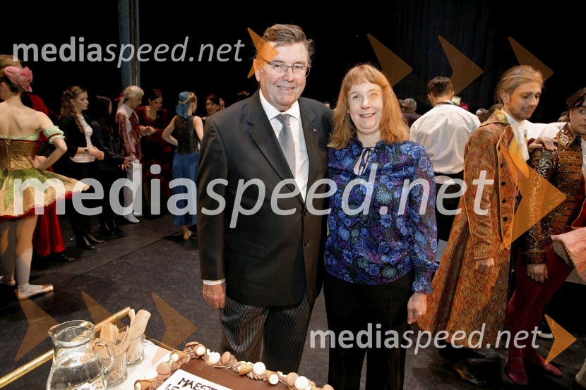  Simon Robinson, dirigent;  Victoria Harrison, britanska veleposlanica v SlovenijiHrestač, jubilejna stota izvedba, SNG Maribor