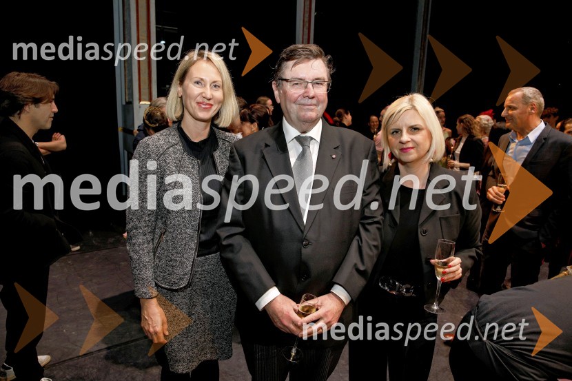  Mateja Kožuh, producentka in joga učiteljica MS7;  Simon Robinson, dirigent;  Darja Čižek, marketing, SNG MariborHrestač, jubilejna stota izvedba, SNG Maribor