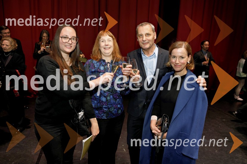  ... ;  Victoria Harrison, britanska veleposlanica v Sloveniji;  Danilo Rošker, direktor SNG Maribor;  Barbara Navala, Britansko veleposlaništvo v SlovenijiHrestač, jubilejna stota izvedba, SNG Maribor