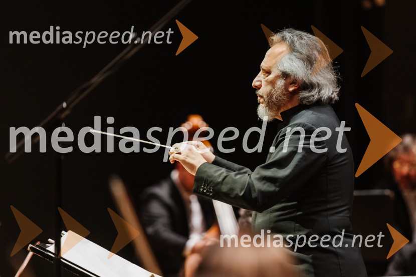  George Pehlivanian, dirigent31. managerski koncert