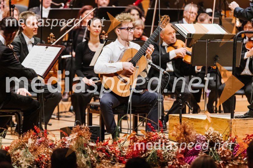  Leon Ravnikar, kitara31. managerski koncert