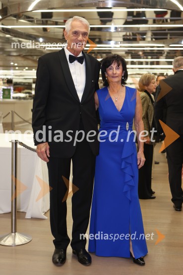  Slobodan Sibinčič , generalni sekretar Evropskega združenja poslovnih medijev, predsednik sveta Managerskih koncertov, Švedski generalni častni konzul;  Katarina Sibinčič, odvetnica31. managerski koncert