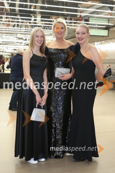  Kaja Juvančič;  Petra Juvančič, izvršna direktorica, Združenje Manager;  Jana Jereb, OTP31. managerski koncert