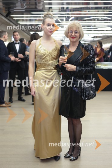  Lea Hren Strah;  Darija Mateja Strah, dr. medicine, specialistka ginekologije in porodništva31. managerski koncert