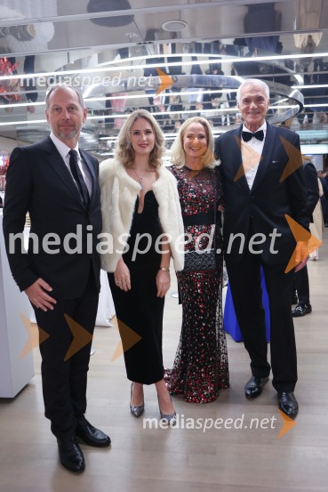  Patrik  Rozina;  Julija Dimnik, Dimnik Estate;  Diana Dimnik, predsednica Lions klub Ljubljana Iliria;  Slobodan Sibinčič , generalni sekretar Evropskega združenja poslovnih medijev, predsednik sveta Managerskih koncertov, Švedski generalni častni konzul31. managerski koncert