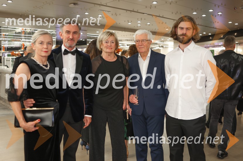  Alenka  Lukić, prof. za oblikovanje na Srednji šoli za oblikovanje MB;  Marko Lukić, lastnik in direktor družbe Lumar IG;  Hilda Lukić;  Milan Lukić, prokurist podjetja Lumar IG;  Matevž Lukić31. managerski koncert