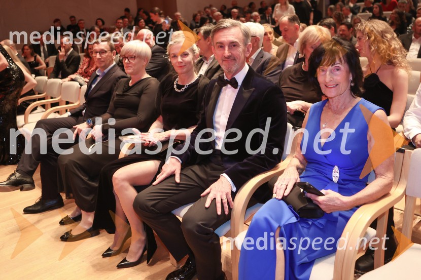  Alenka  Lukić, prof. za oblikovanje na Srednji šoli za oblikovanje MB;  Marko  Lukić, lastnik in direktor družbe Lumar IG;  Katarina Sibinčič, odvetnica31. managerski koncert