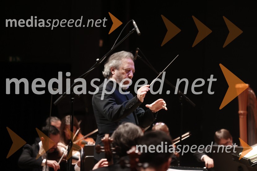  George Pehlivanian, dirigent31. managerski koncert