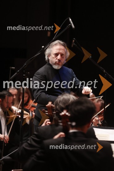  George Pehlivanian, dirigent31. managerski koncert