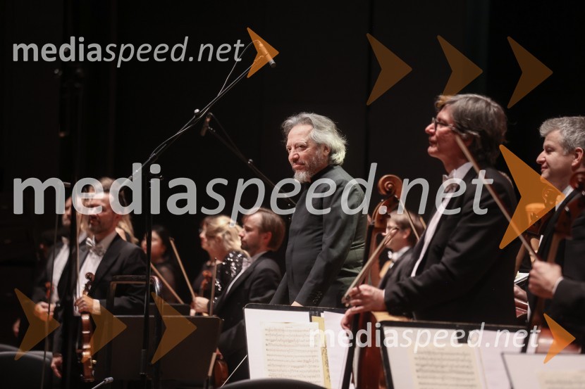  George Pehlivanian, dirigent31. managerski koncert