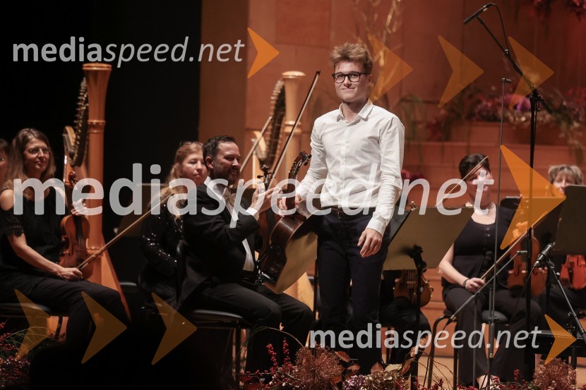  Leon Ravnikar, kitara31. managerski koncert