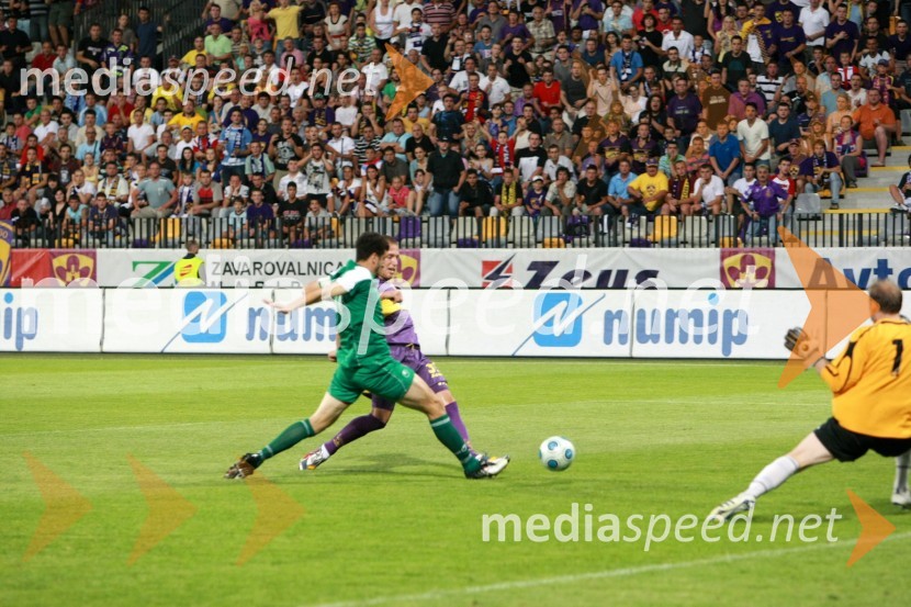 David Bunderla, nogometaš NK Maribor in Aleksandre Kvakhadze, nogometaš FC Wit GeorgiaPovratna tekma 2. kroga kvalifikacij za Ligo prvakov, NK Maribor - FC Wit Georgia