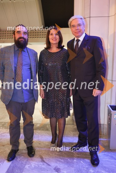   Jure Novak, generalni direktor, Cankarjev dom; mag. Breda Pečovnik, direktorica kongresno komercialne dejavnosti Cankarjev dom;  Boris Rener, glasbeni producent na RTV31. managerski koncert
